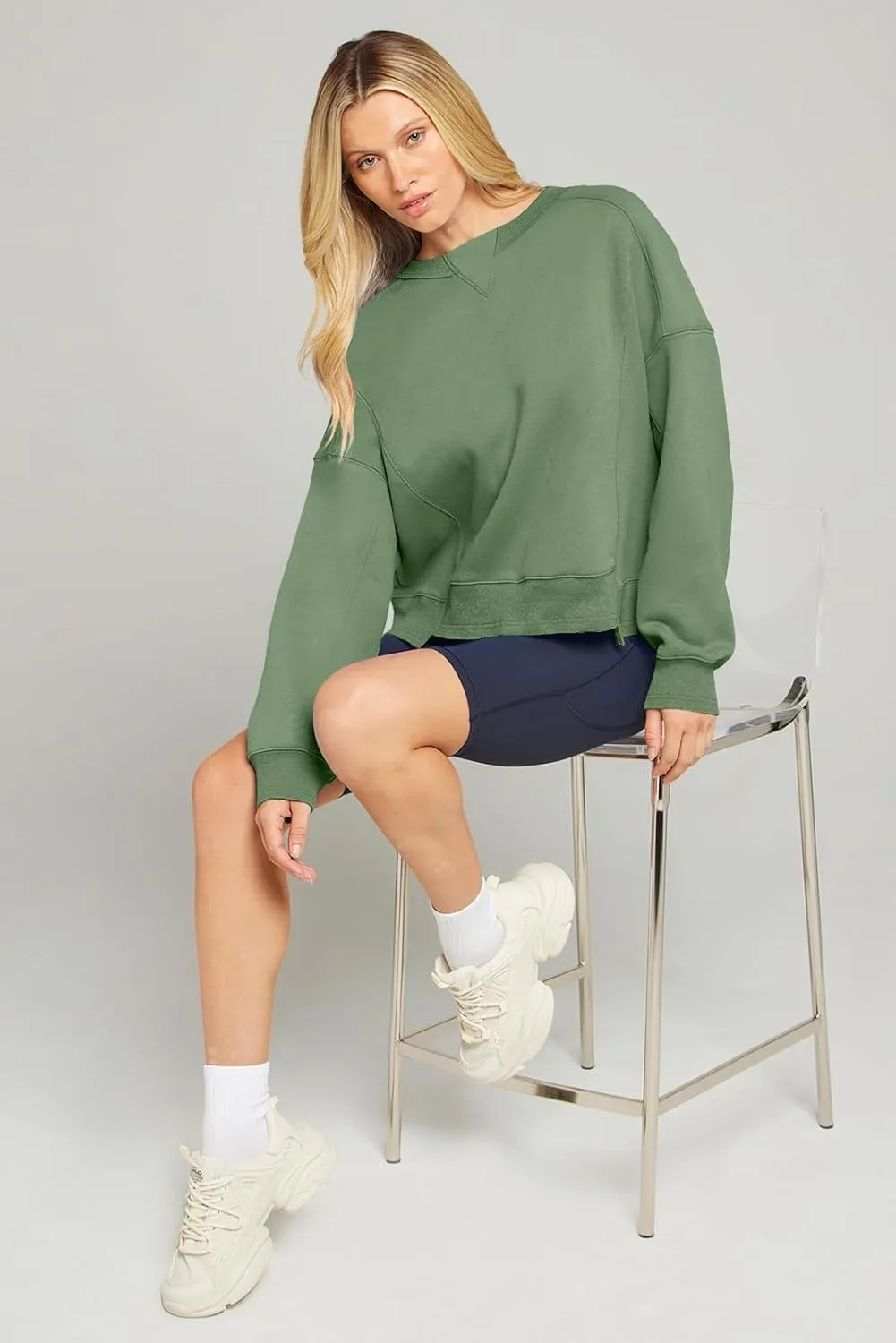 MEROKEETY Women's Oversized Cropped Sweatshirts Crewneck Fleece Workout Pullover Sweater Fall Outfits