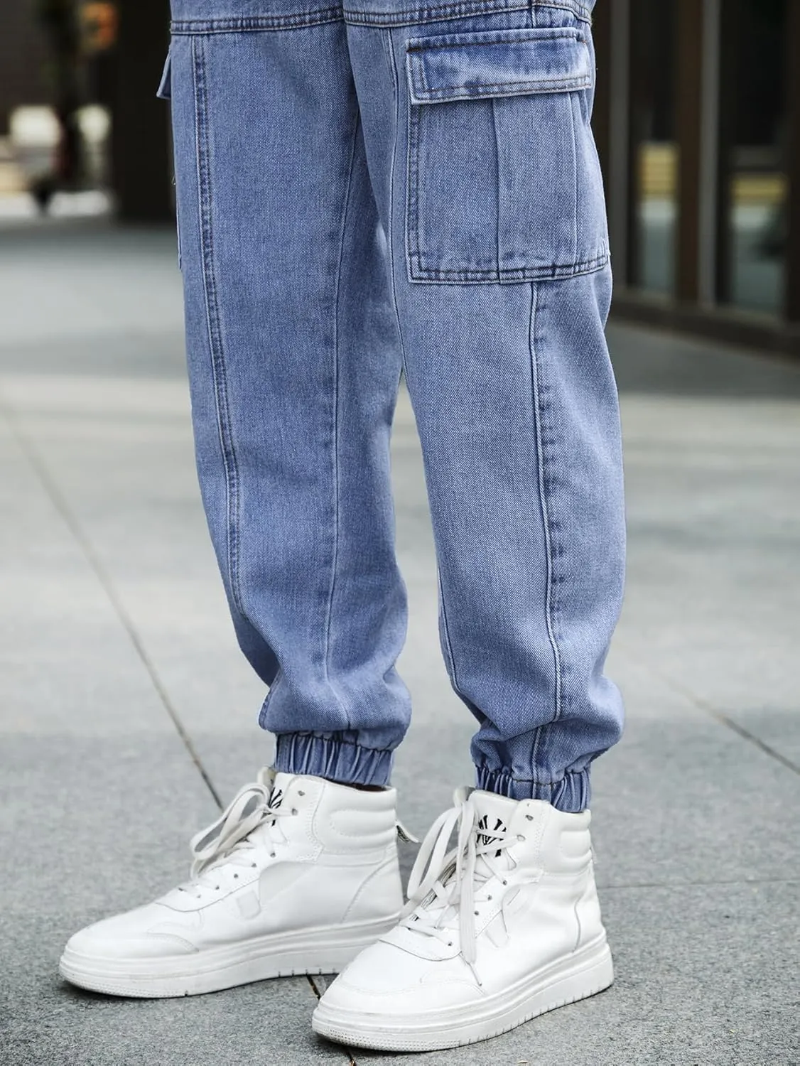 OYOANGLE Men's Drawstring Waist Flap Pocket Jogger Cargo Pants Carrot Denim Jeans with Pocket