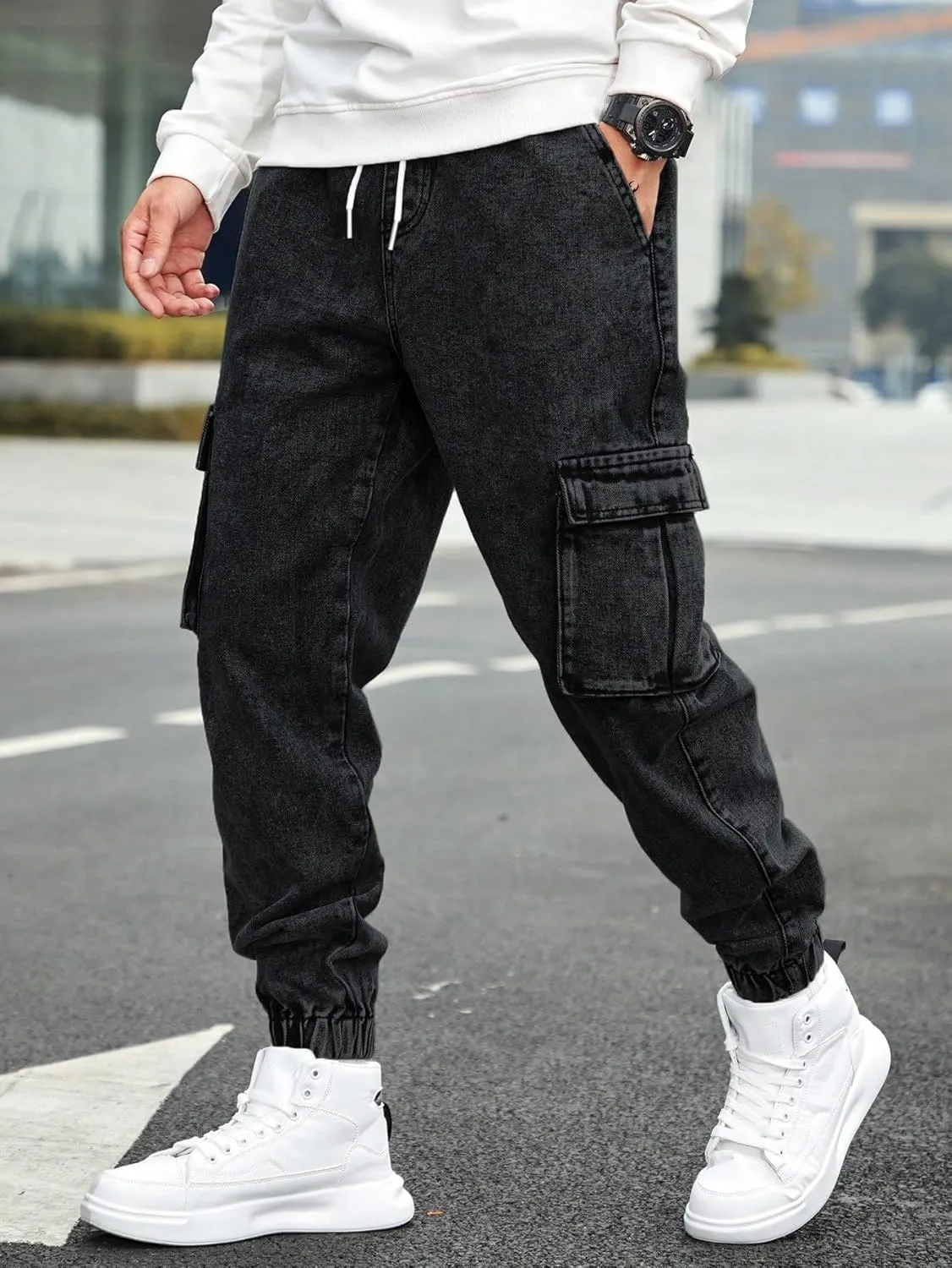 OYOANGLE Men's Drawstring Waist Flap Pocket Jogger Cargo Pants Carrot Denim Jeans with Pocket