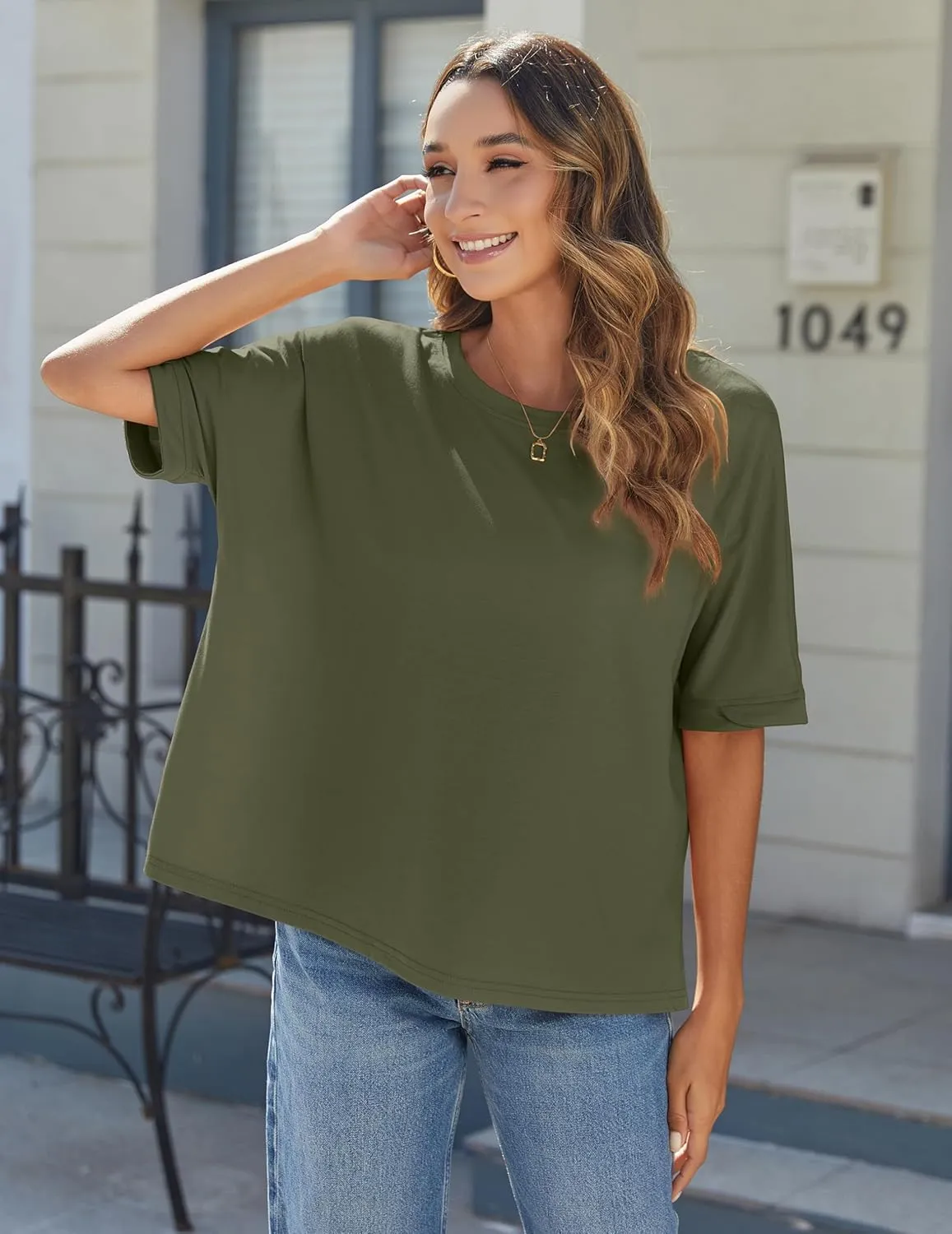 Zeagoo Women Boxy T Shirts Short Sleeve Oversized Tee Shirts Loose Fit Crop Top Casual Workout T Shirts